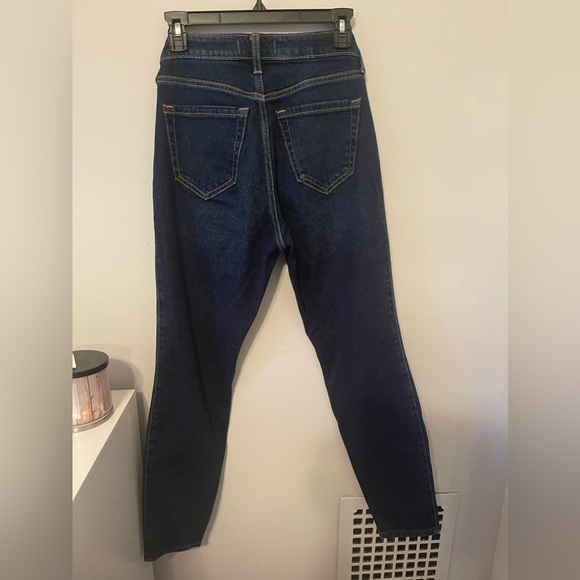 Abercrombie and Fitch Denim - the skinny high rise - Picture 3 of 5